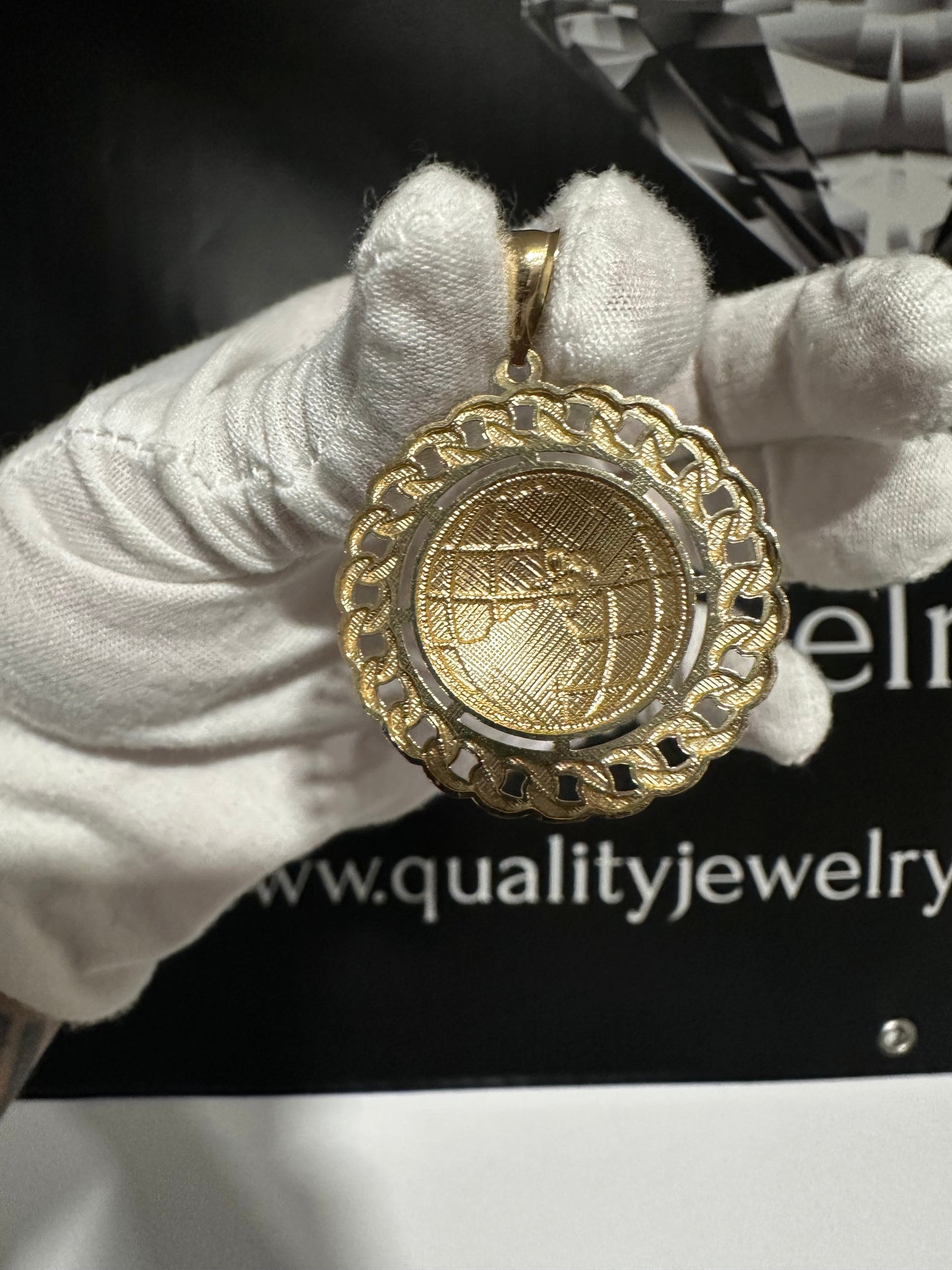 10K Cuban/Globe Pendant