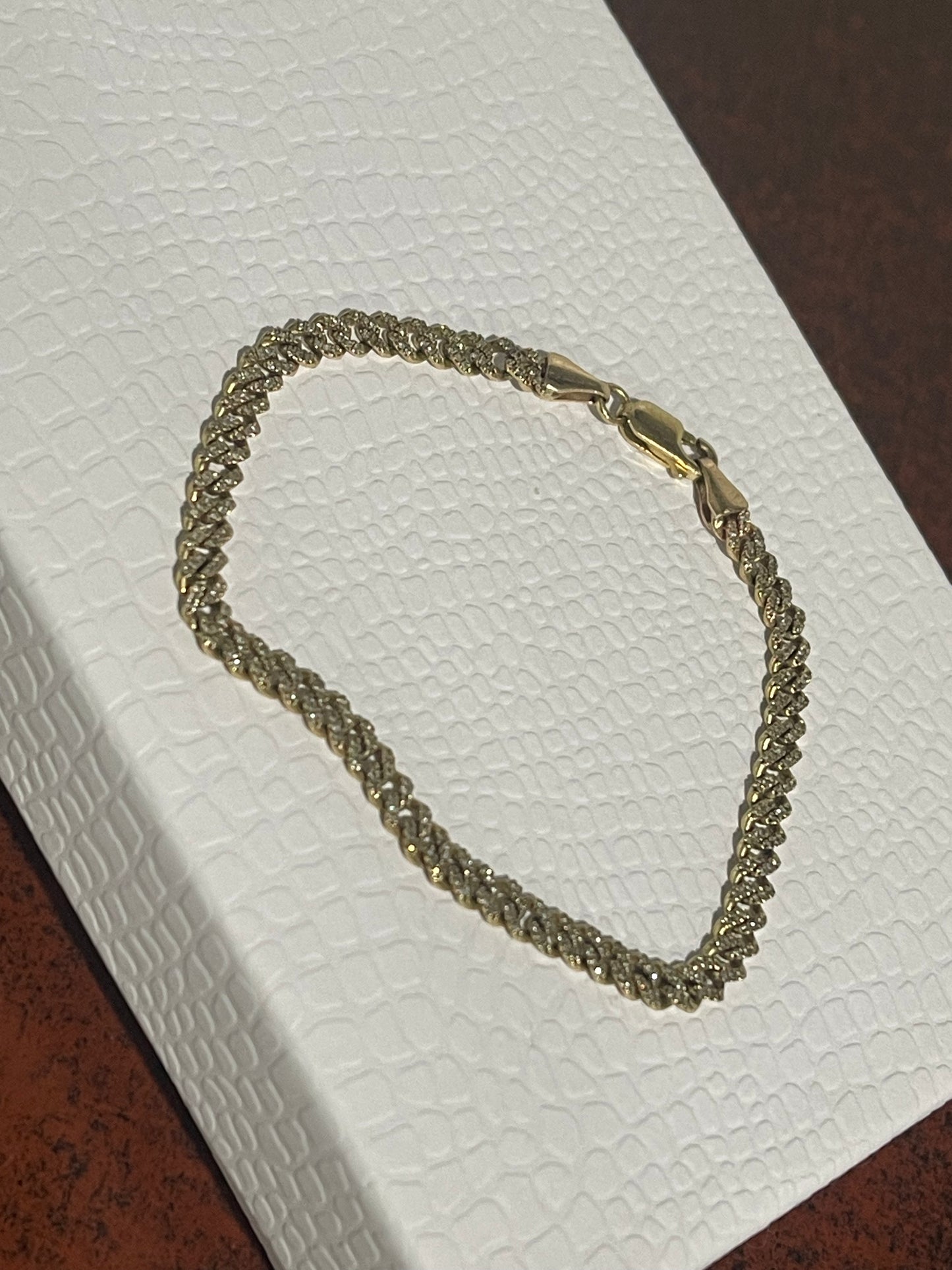 10K Bussed Down Cuban Bracelet 8”