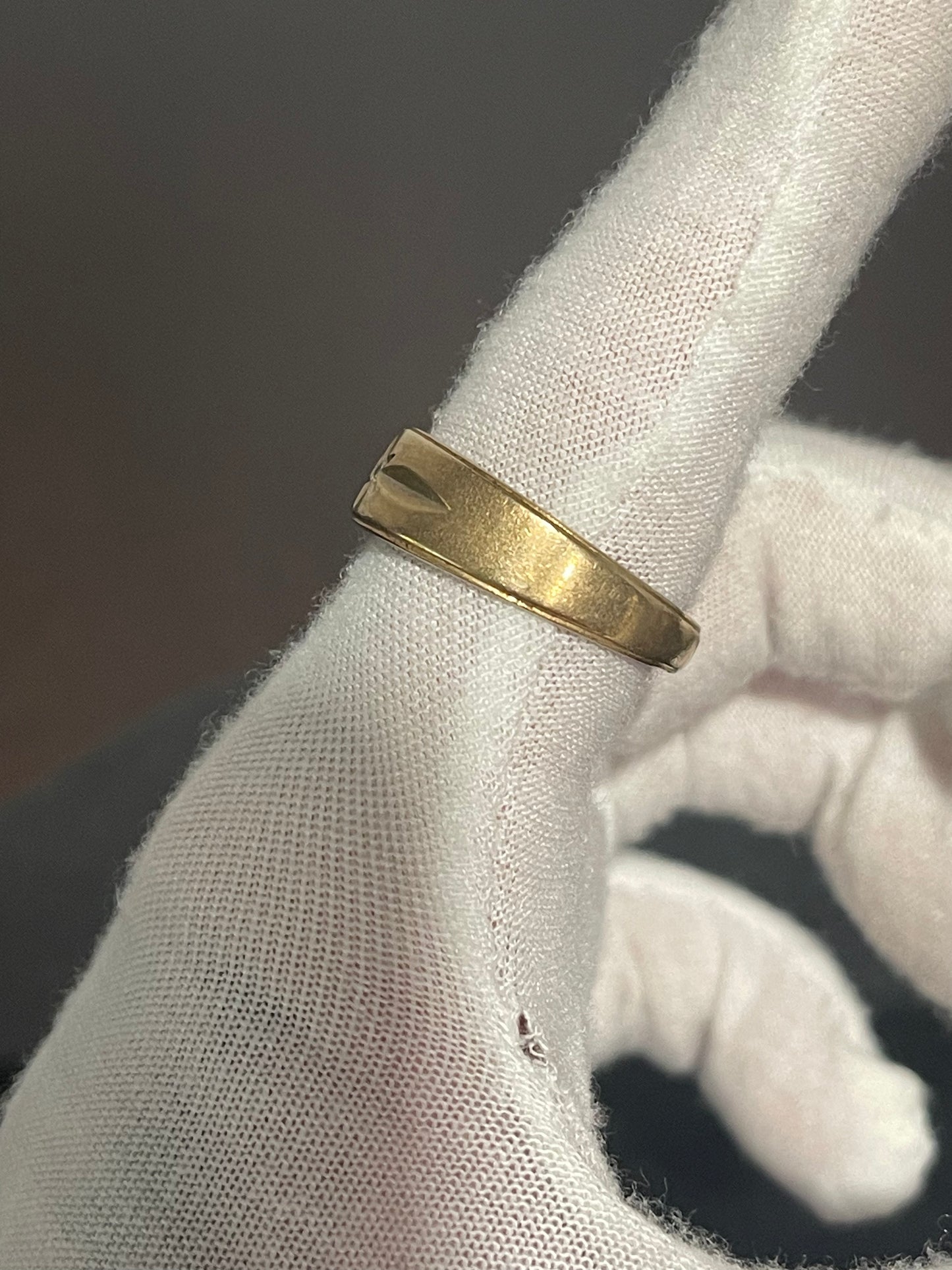 10K Men’s Ring With Diamond