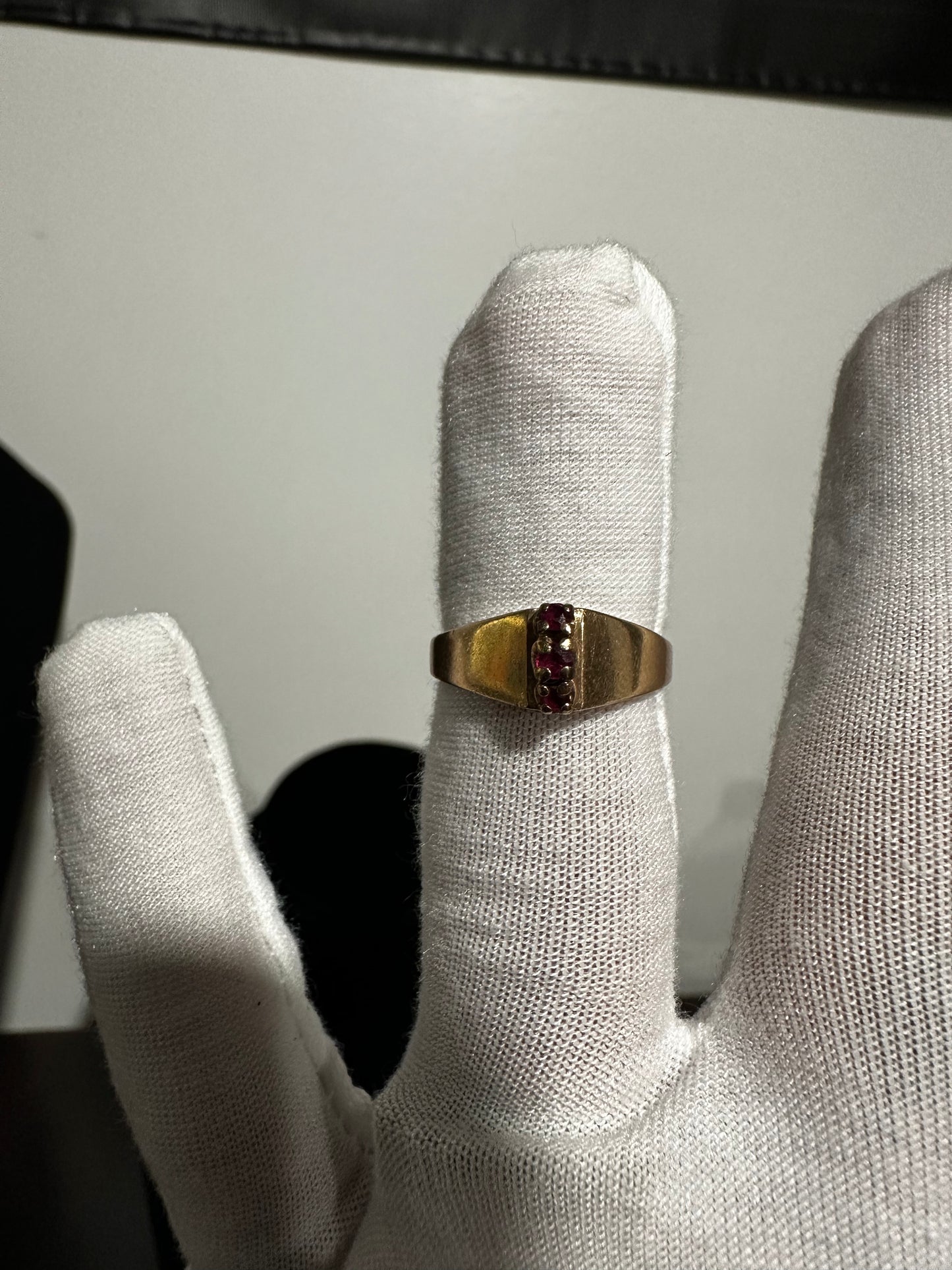 10K Ruby/Garnet Ring Size 6.25