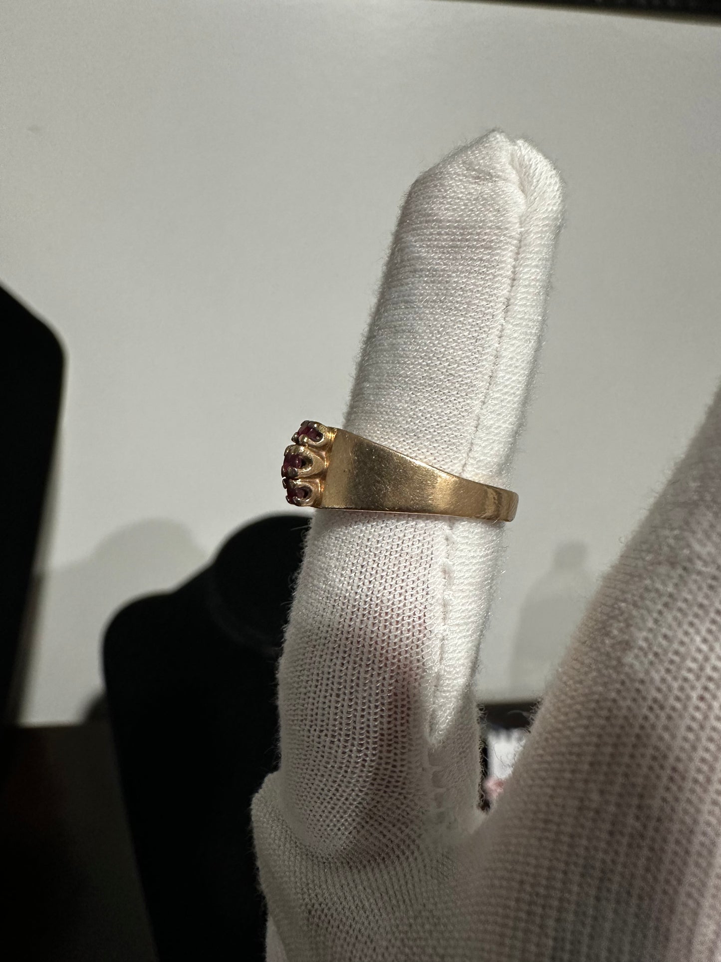 10K Ruby/Garnet Ring Size 6.25