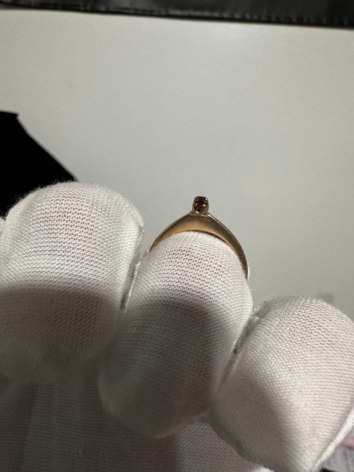 10K Ruby/Garnet Ring Size 6.25