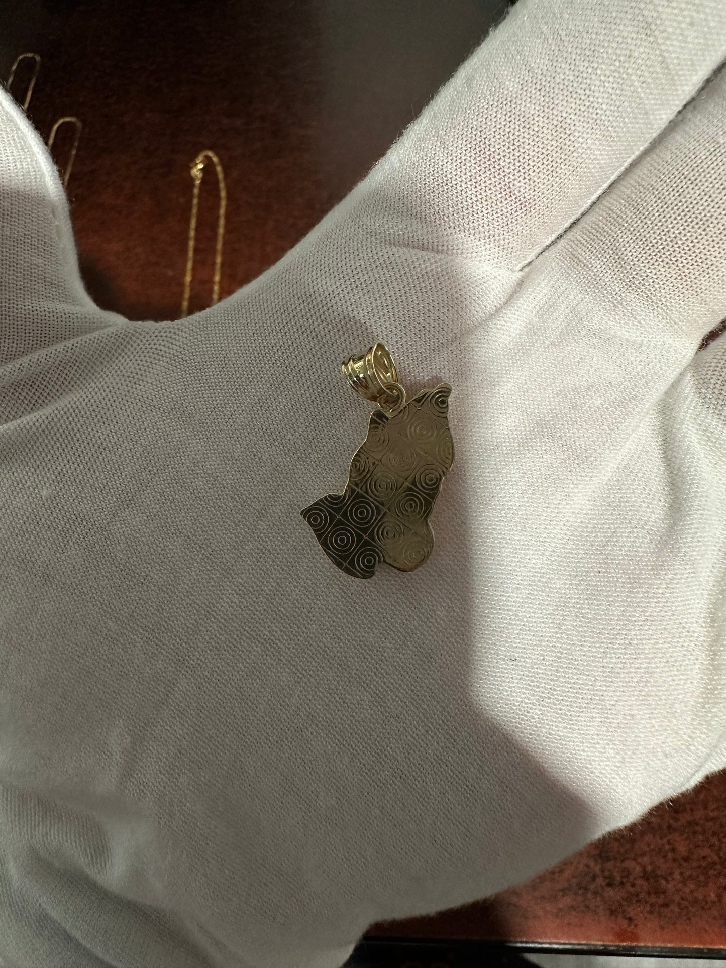 10K Praying Hands Pendant