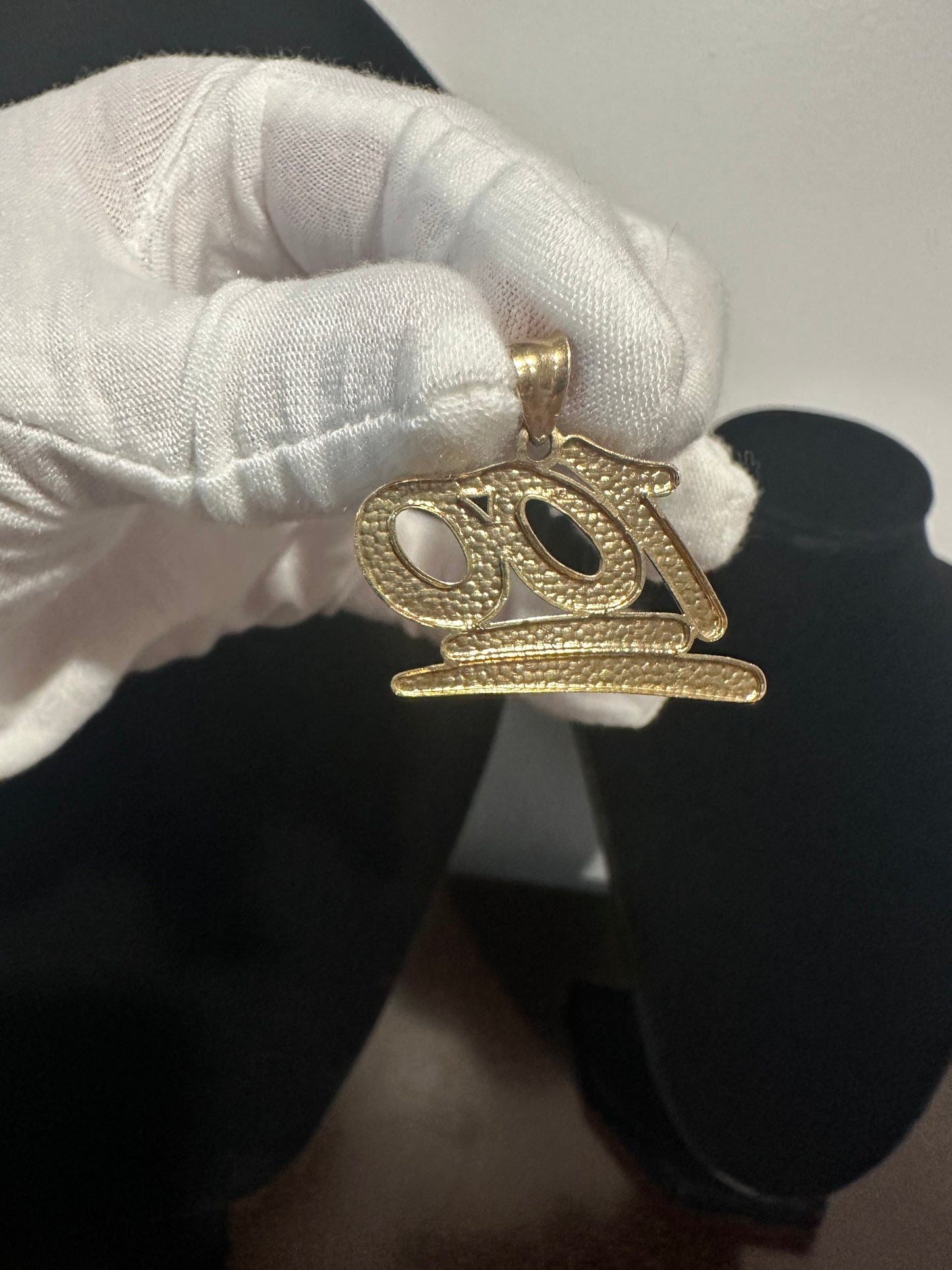 10K 💯 Pendant