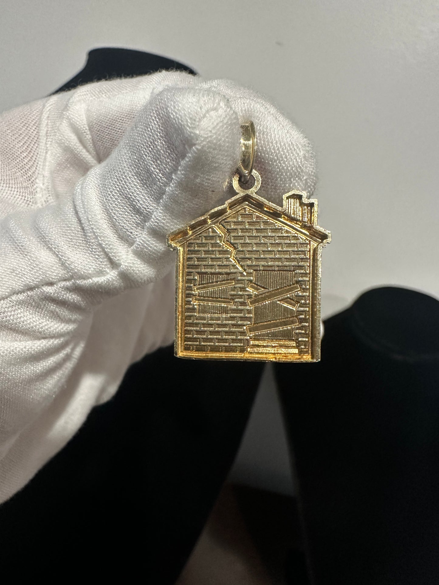10K Traphouse Pendant