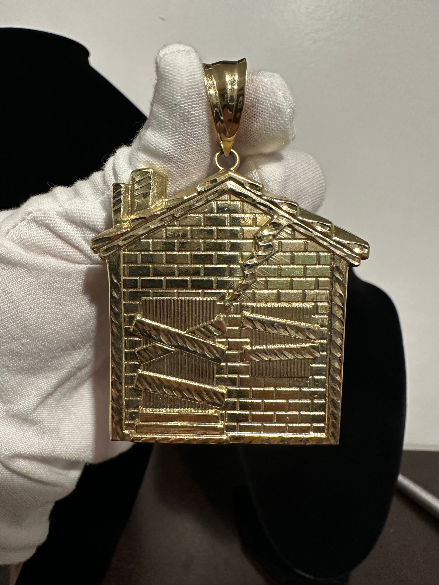 10K Large Traphouse Pendant