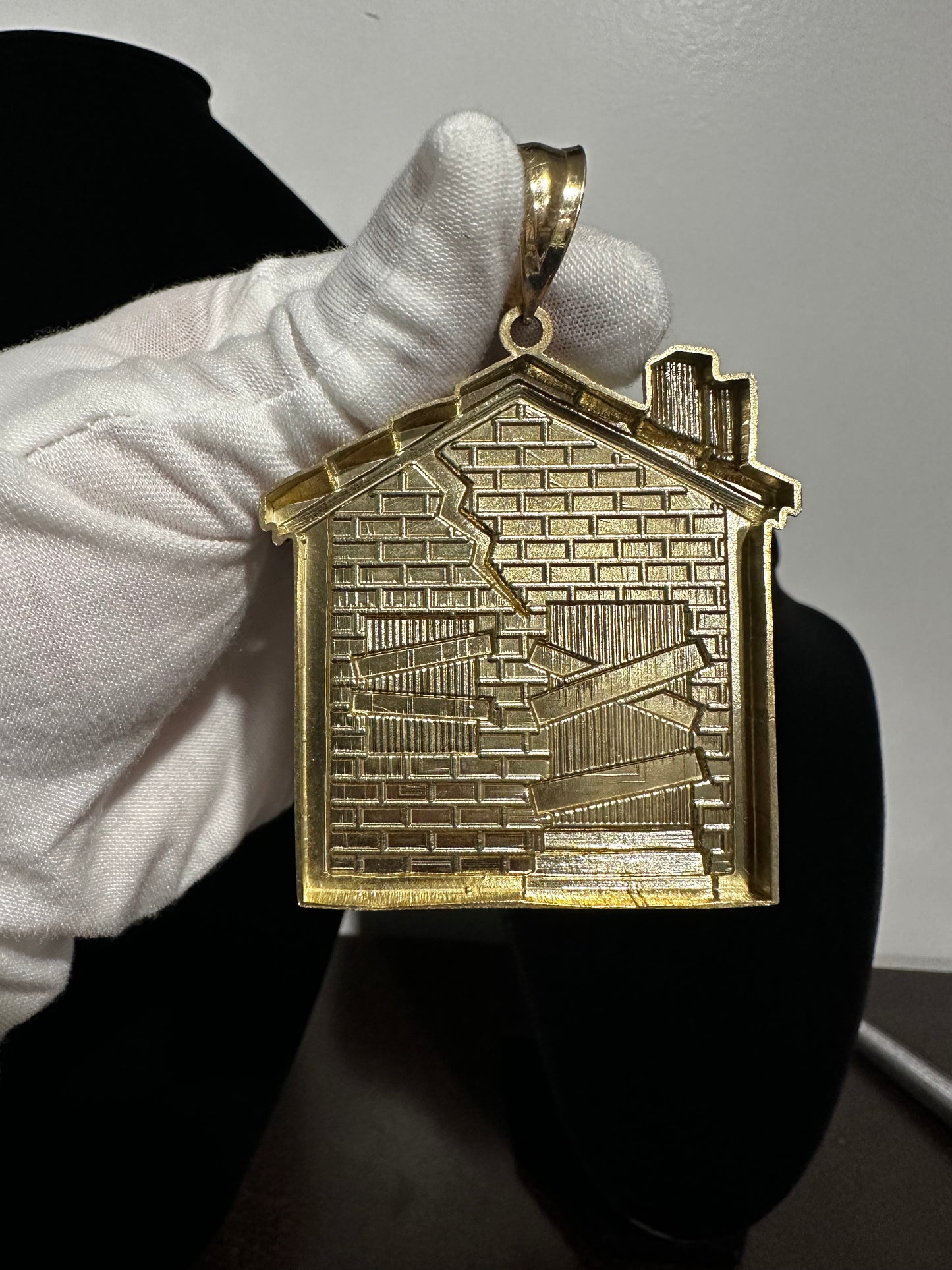10K Large Traphouse Pendant