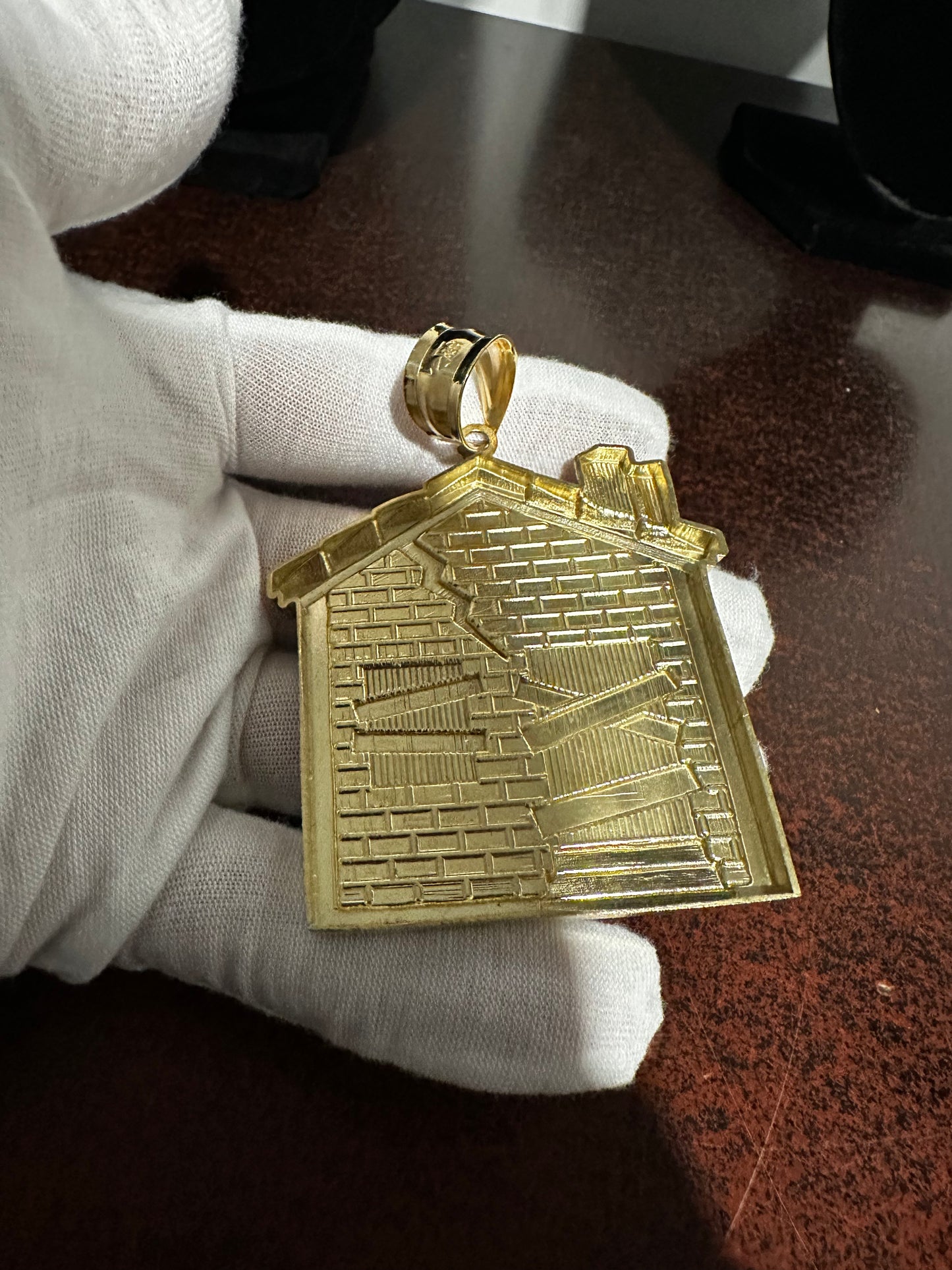 10K Large Traphouse Pendant