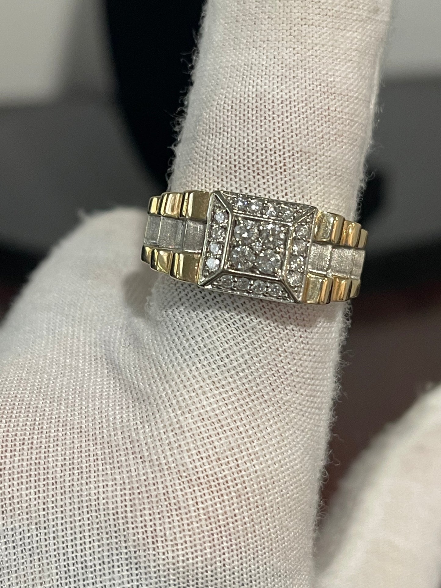 10K Men’s Natural Diamond Ring
