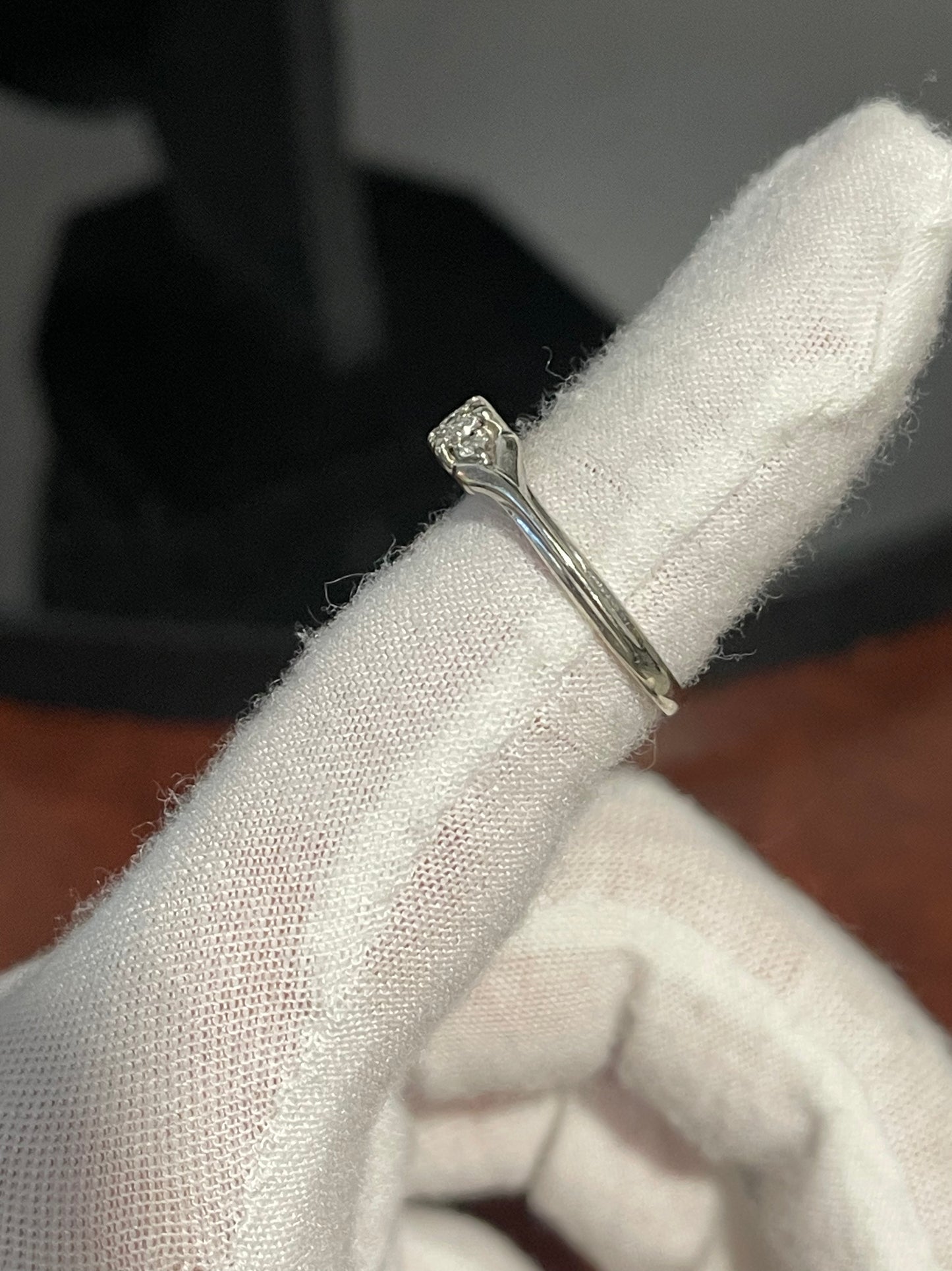 10K White Gold Diamond Ring