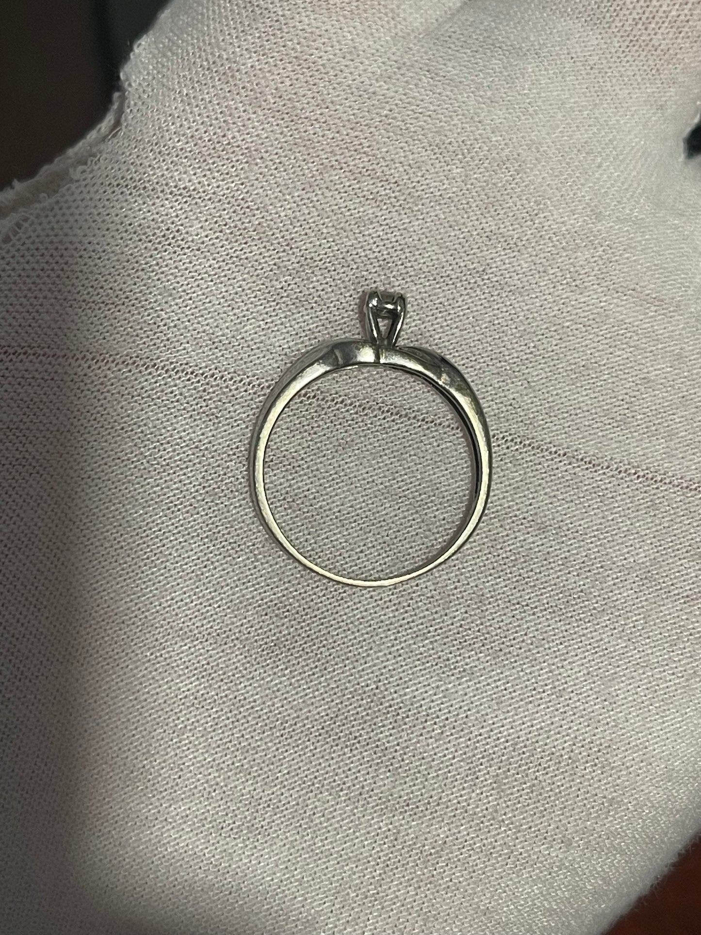 10K White Gold Diamond Ring