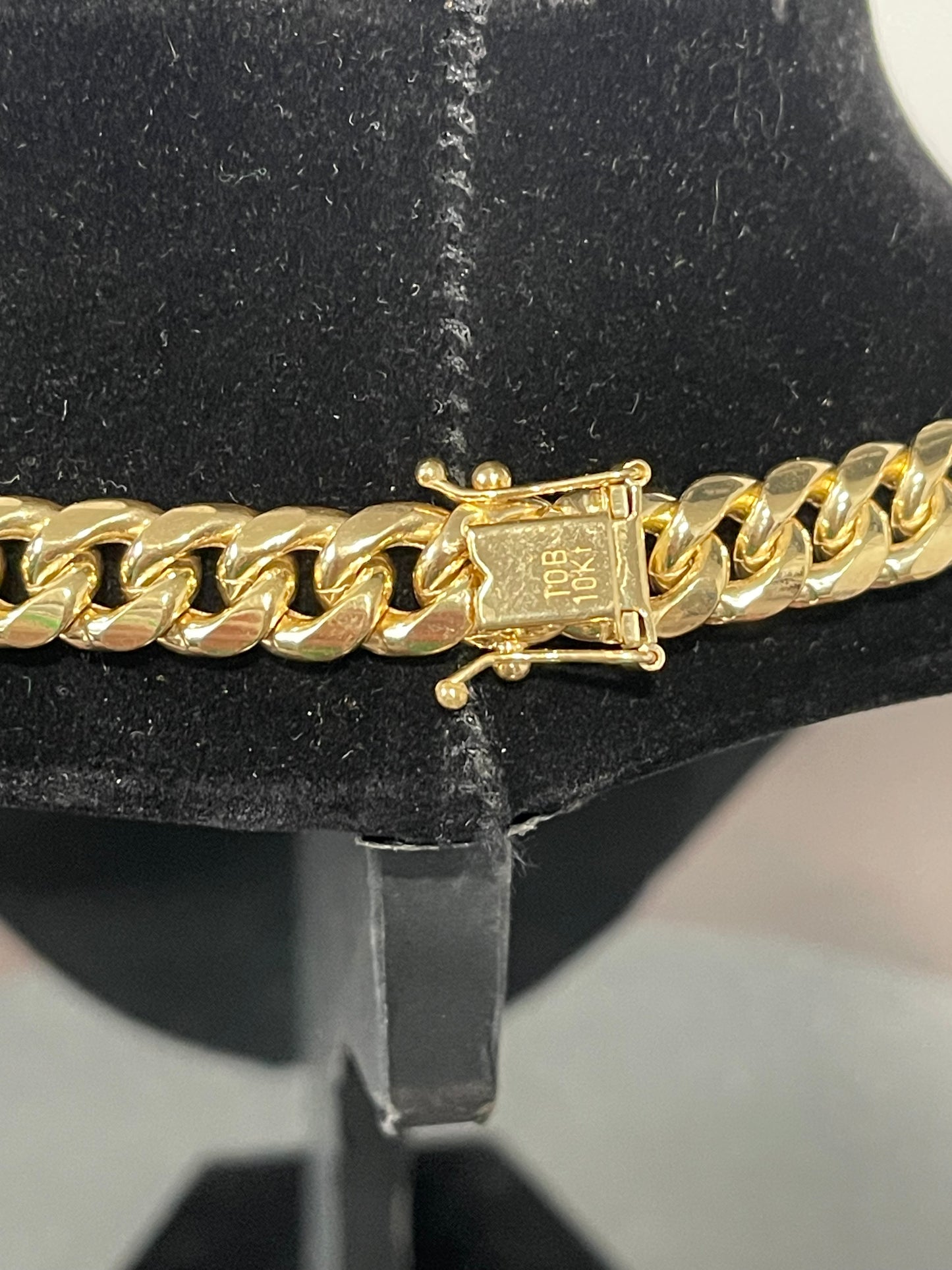 10K Cuban Chain 22”