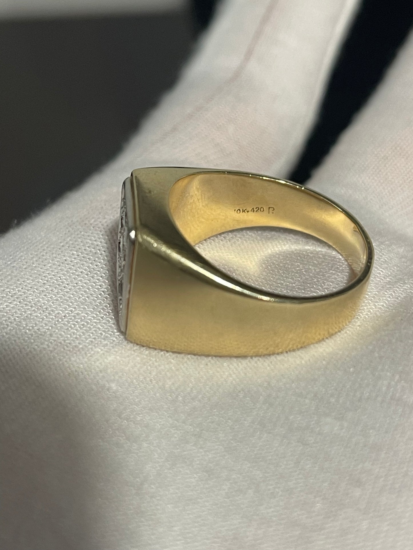 10K Natural Diamond Ring Sz 11