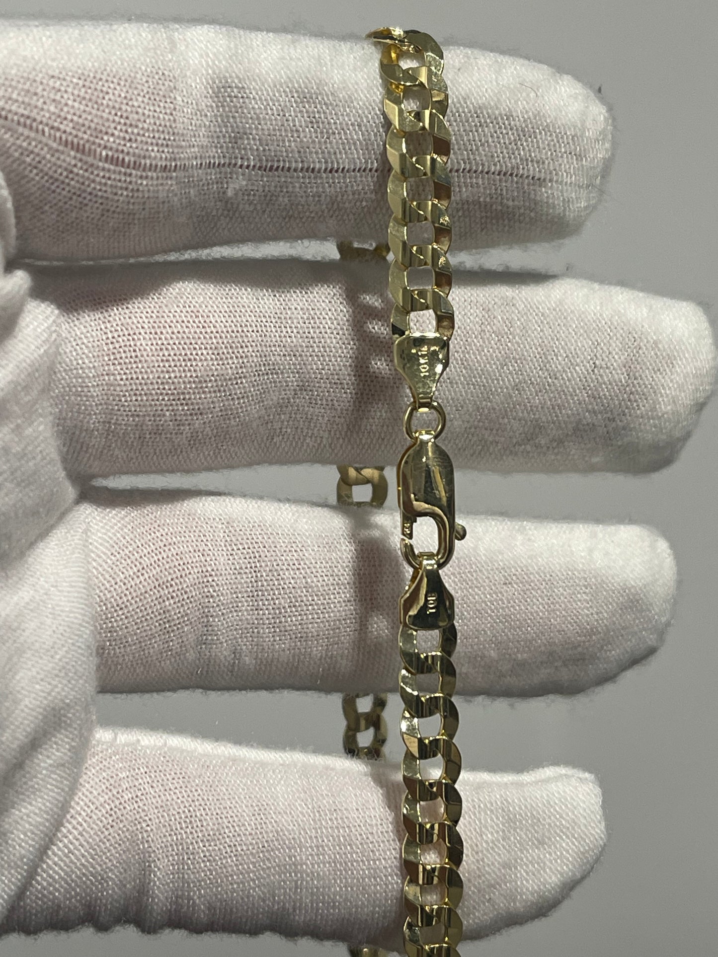 10K Solid Curb Chain 22”