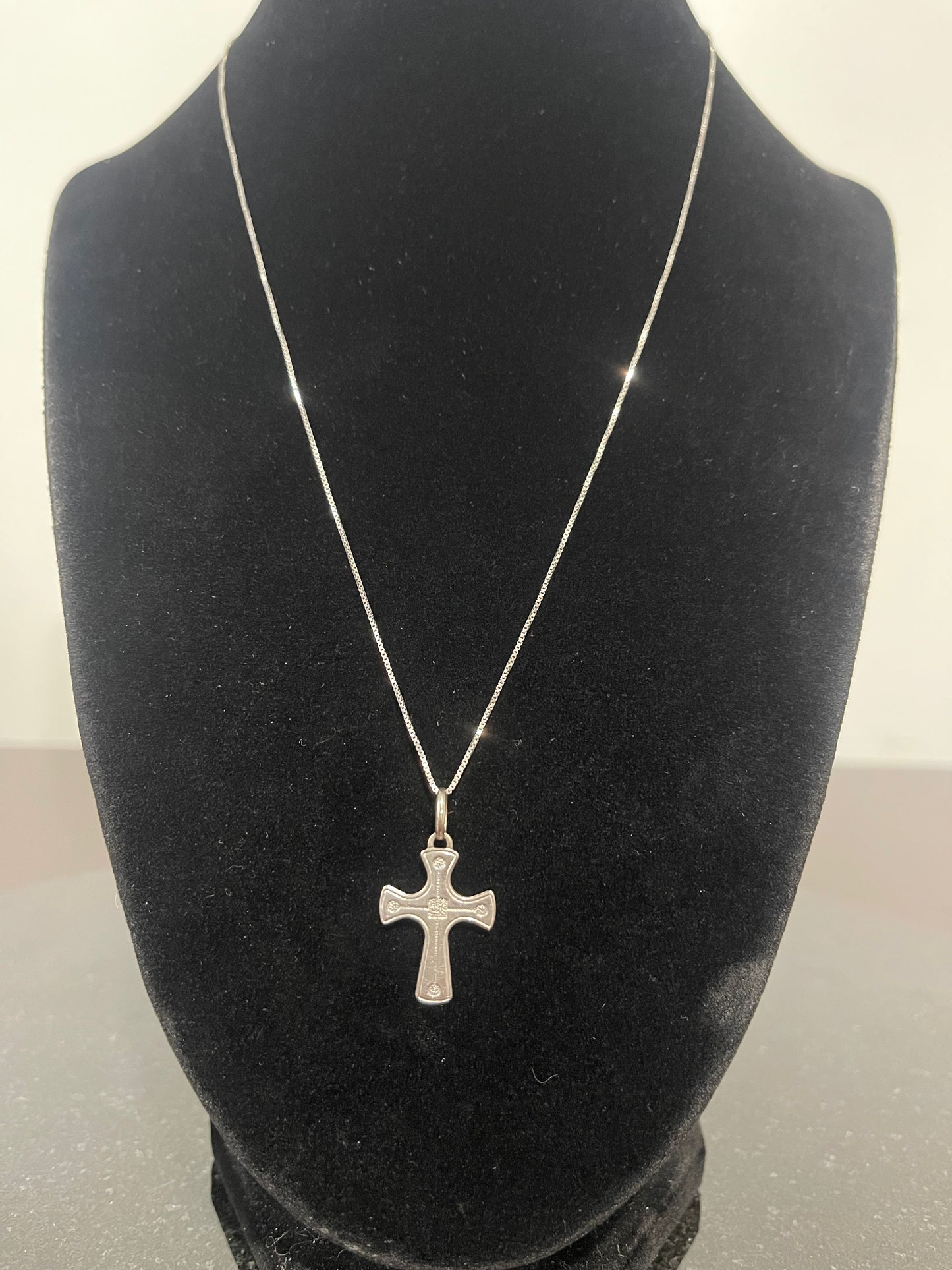 10K White Gold Cross & Box Link Chain 18.25”