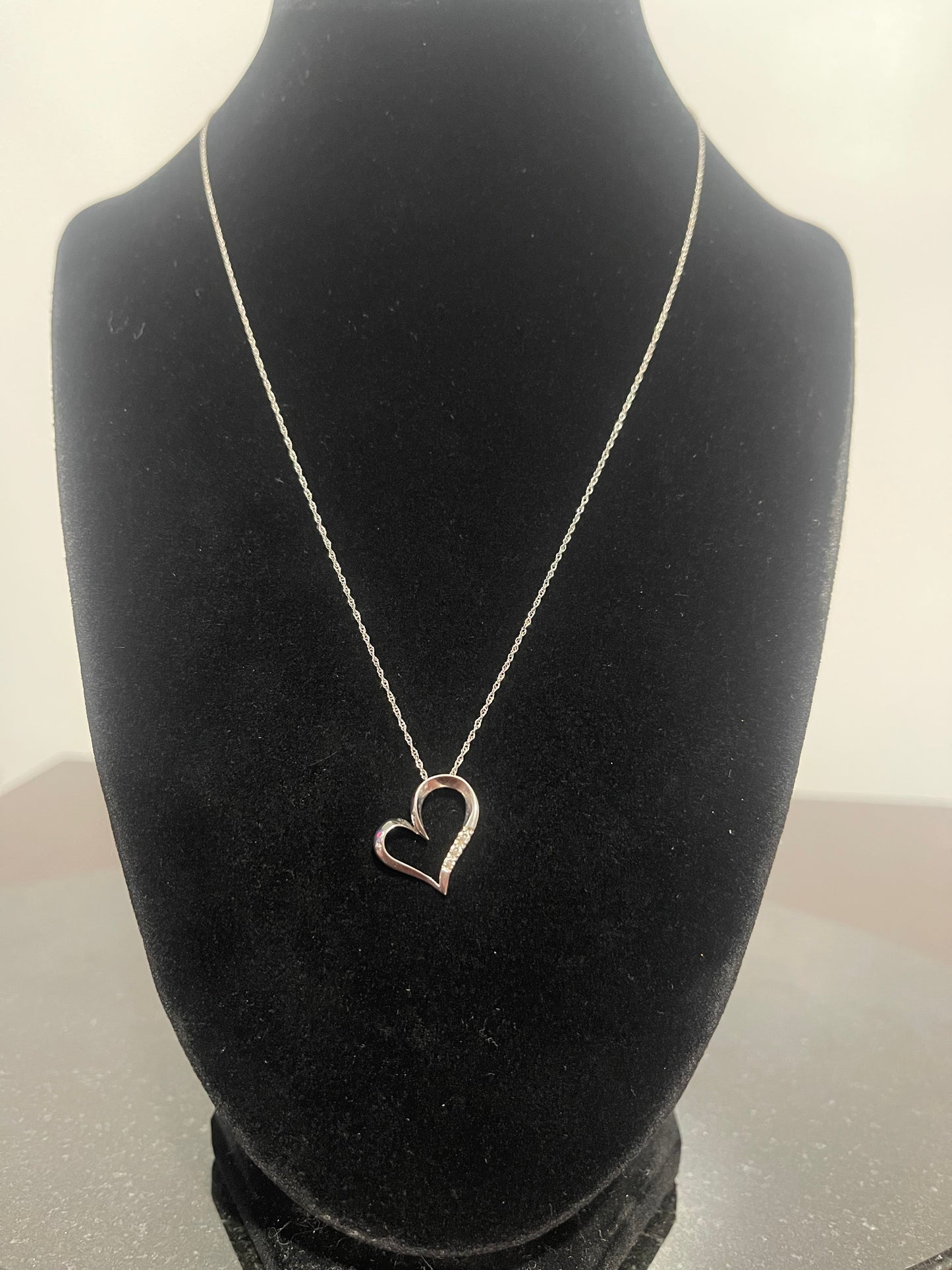 10K White Gold Heart Pendant & Rope Chain 18.5”