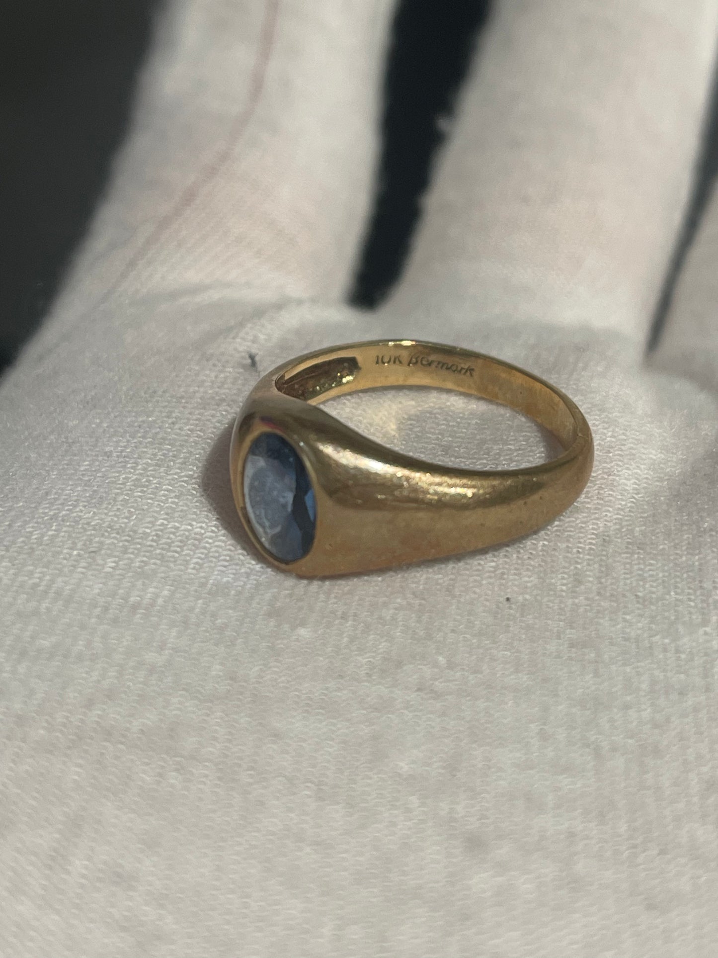 10K Gold Ring With Blue Gemstone