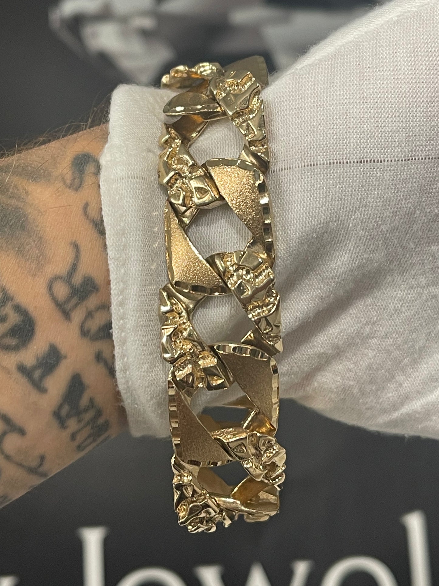 10K DC Nugget Bracelet 21.4mm Wide
