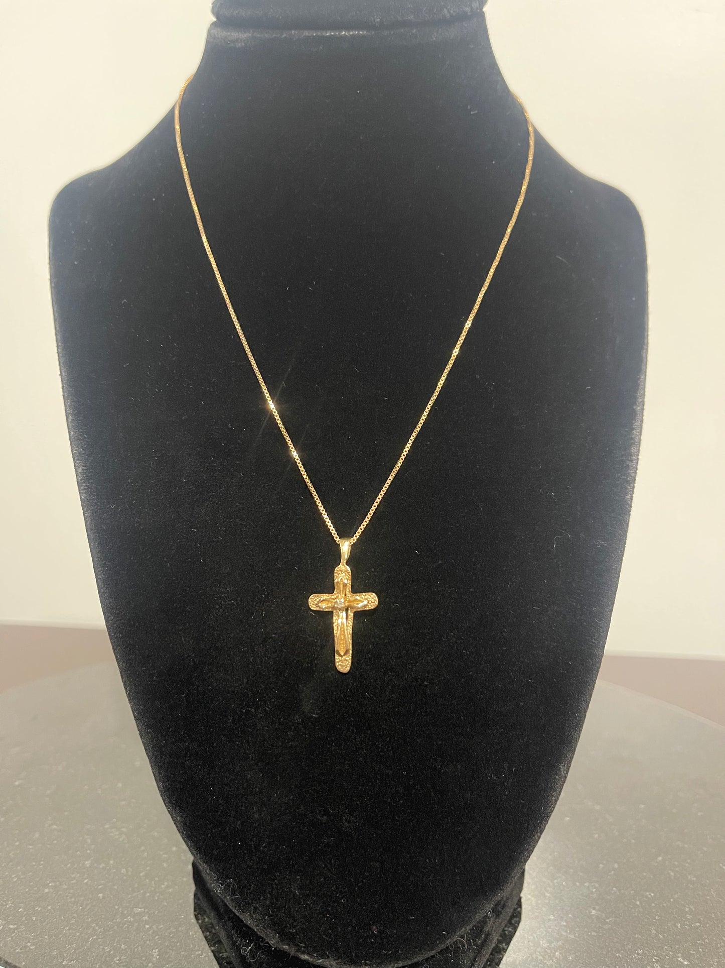 10K Cross On Box Link Chain 16”