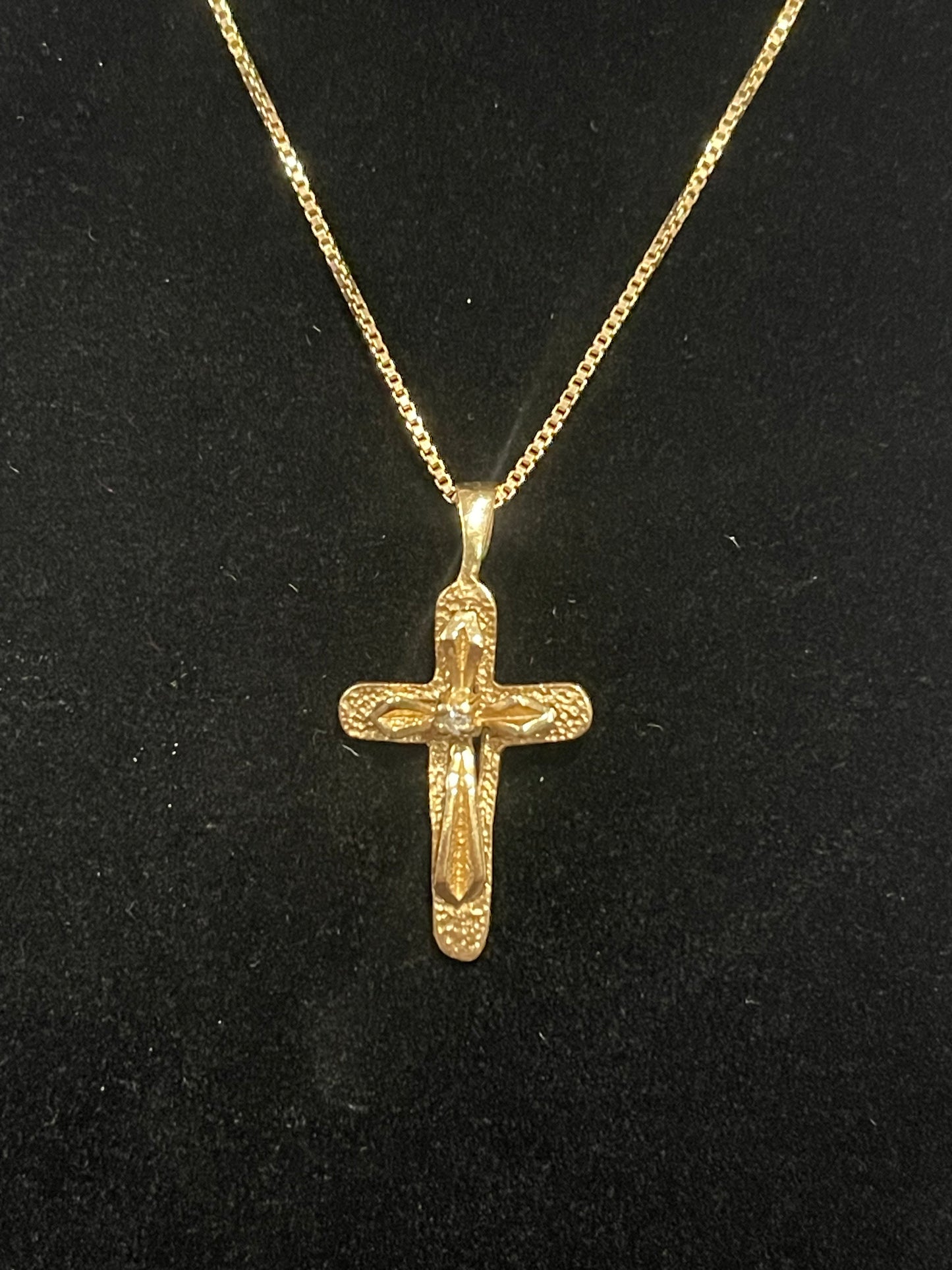 10K Cross On Box Link Chain 16”