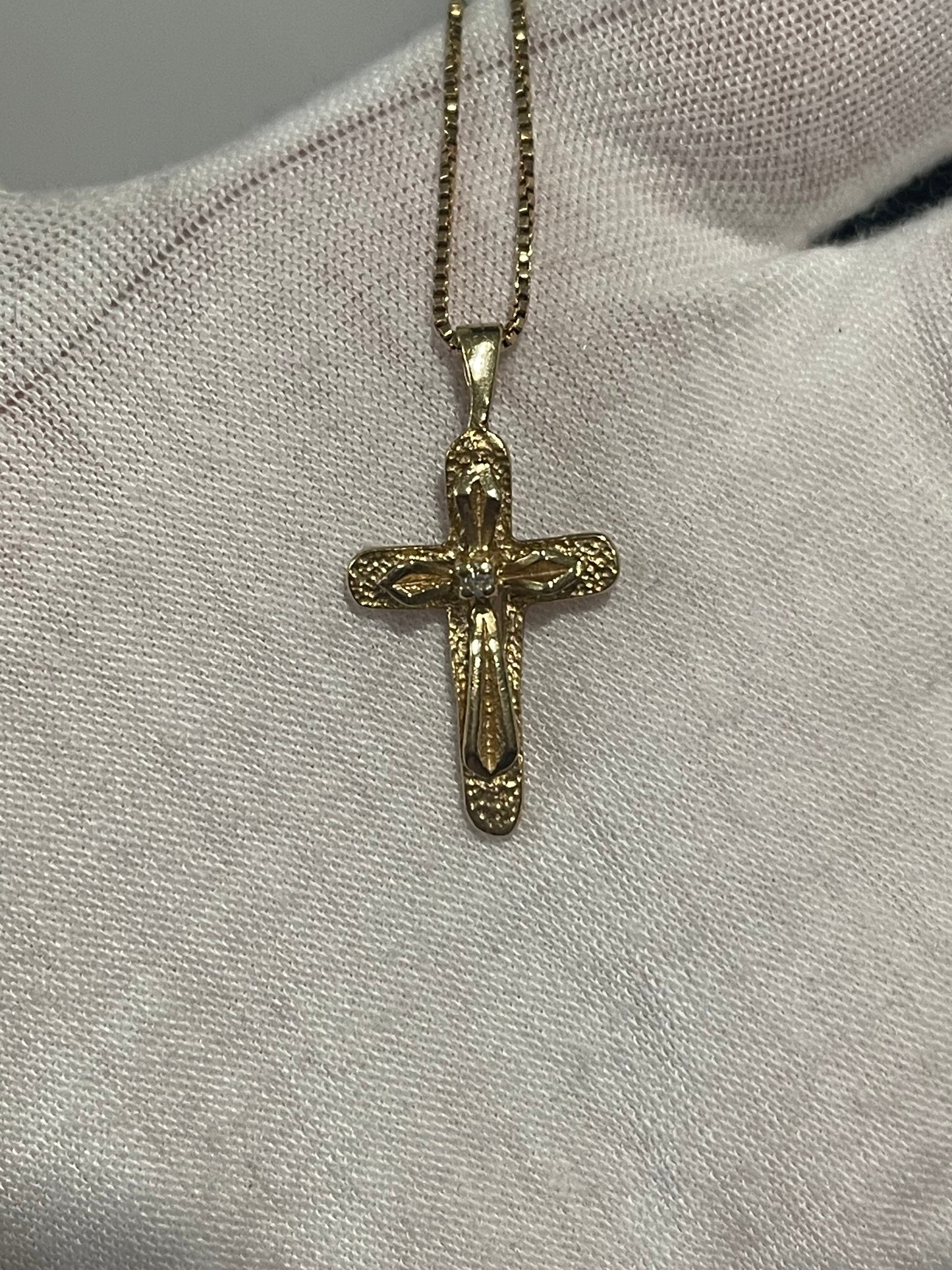 10K Cross On Box Link Chain 16”