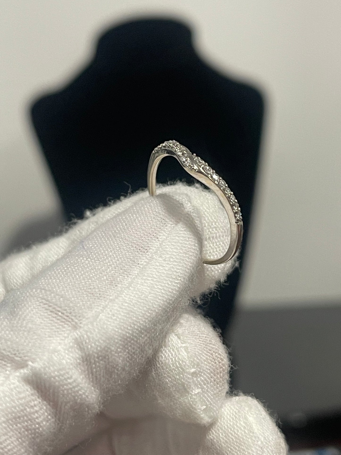 10K White Gold Diamond Band