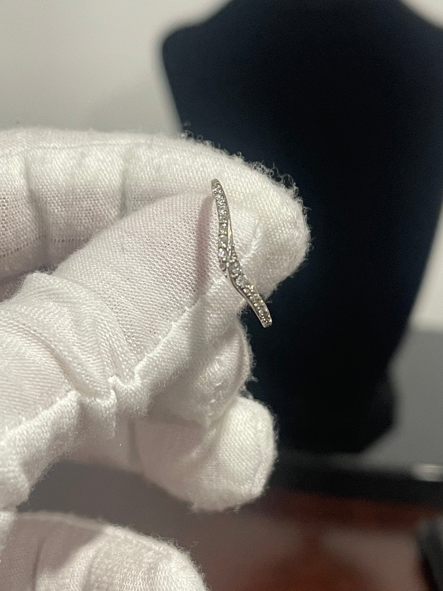 10K White Gold Diamond Band
