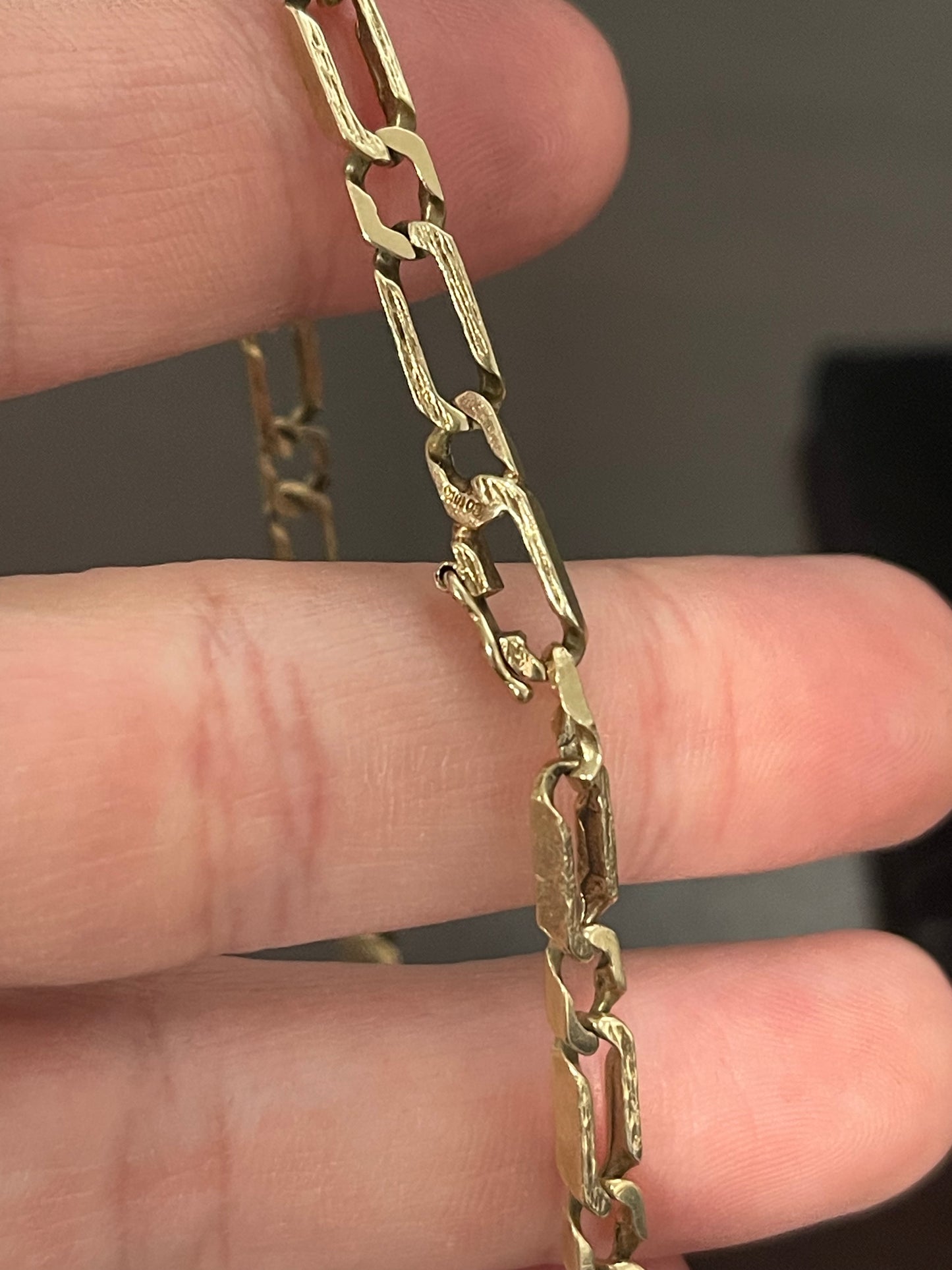 10K Authentic 9"Gold Figaro Bracelet 8.45g